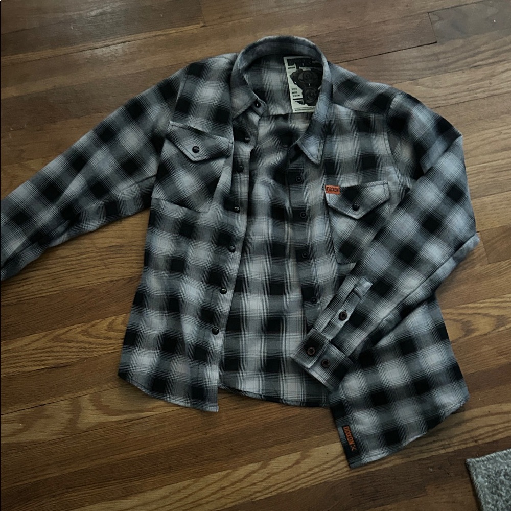 Dixxon Women’s Black & Gray Plaid Flannel Shirt